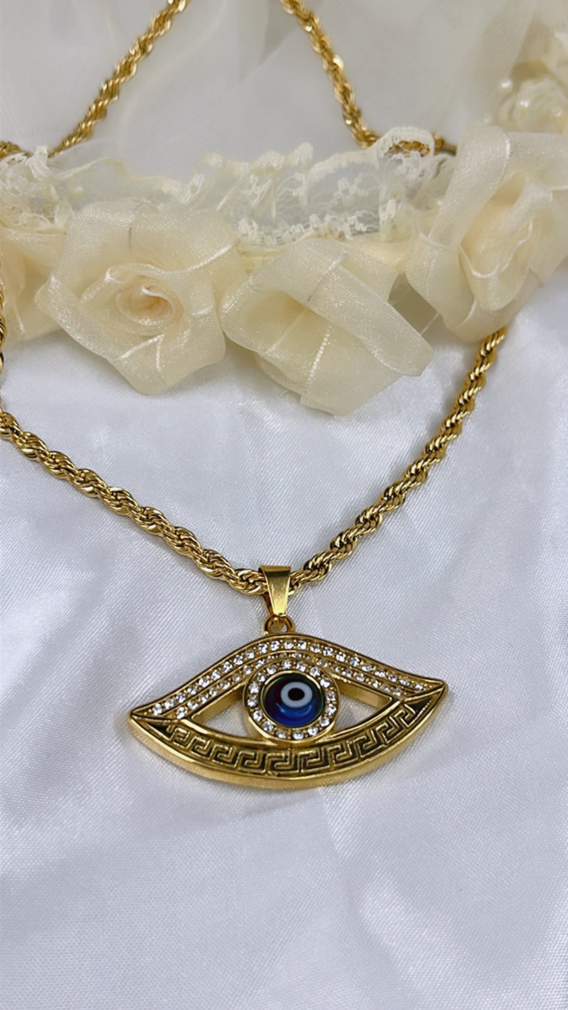 Collier العين