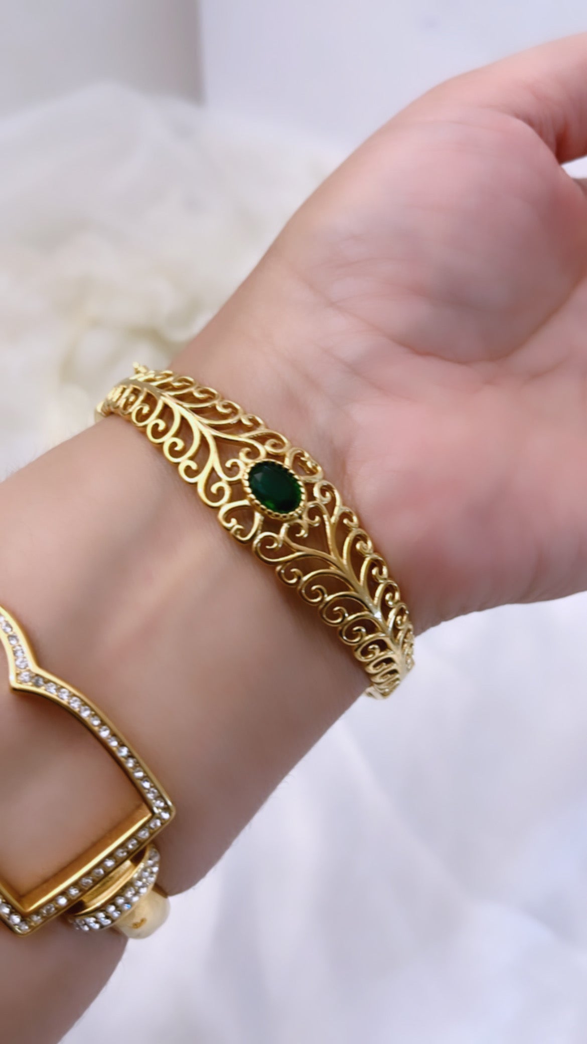 Bracelet traditionnel avec perle verte en acier inoxydable (6CM)
