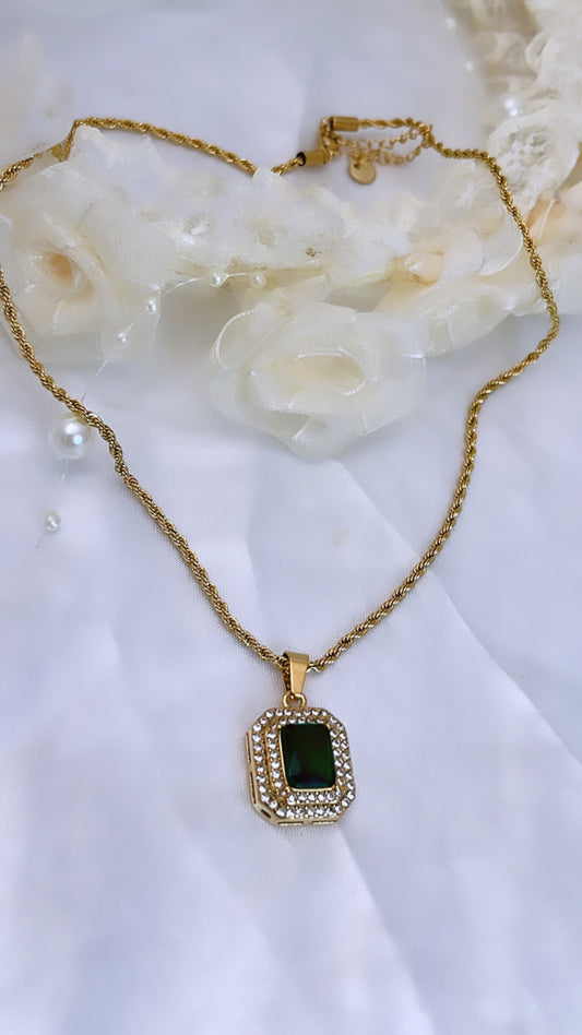 Collier safira avec perle verte